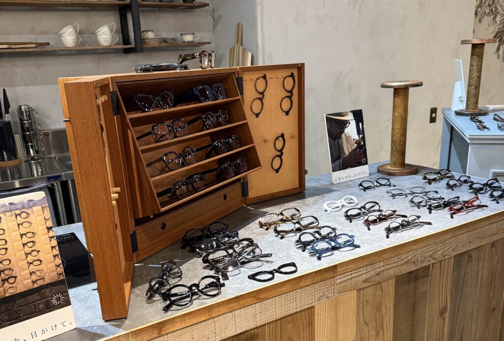 めがね舎ストライクさま